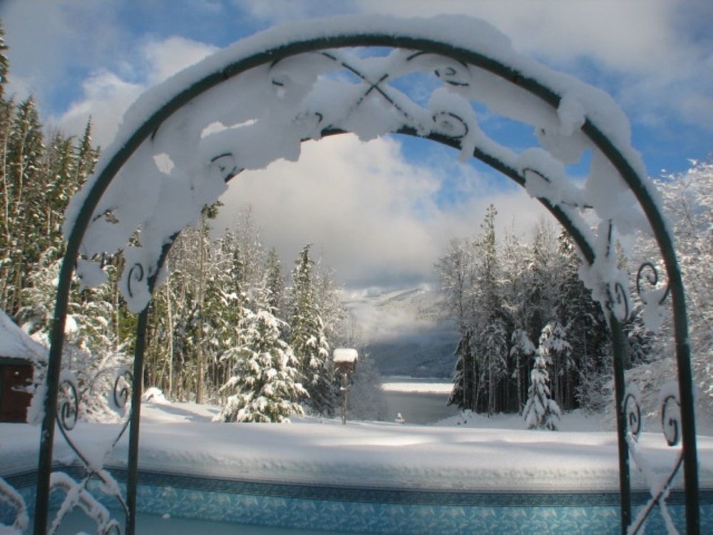 Mulvehill Creek Wilderness Inn And Wedding Chapel Revelstoke Exterior photo